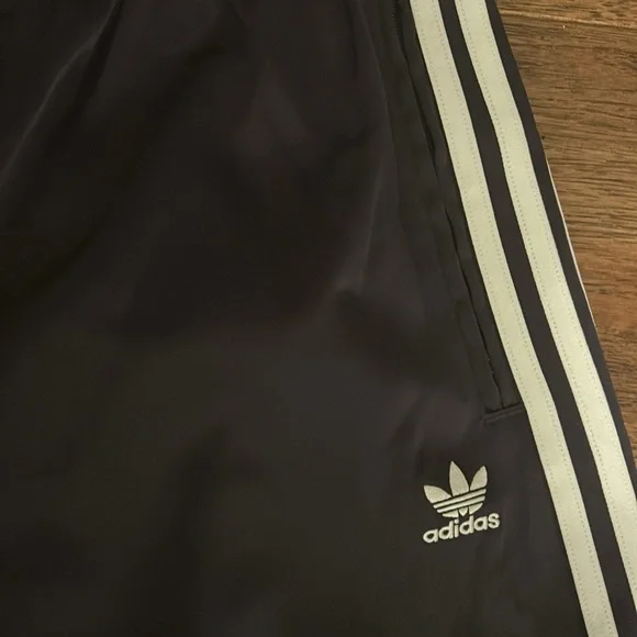 Adidas Satin Wide Leg Track Pants Size 6 NWT - Picture 4 of 14